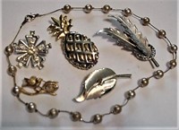 6 Pieces jewelry 5 Pins & Necklace