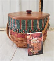 Longaberger basket with fabric liner and wood lid