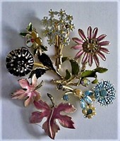 Vtg Bouquet 7 Spring Flower Pins Brooches