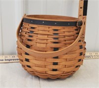 Longaberger basket with handle
