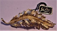 Vtg CORO Gold-tone Leaf Pin Brooch NWT
