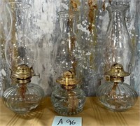 284 - LOT OF 3 OIL LAMPS (A96)