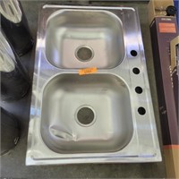 Double bowl kitchen sink(dented)