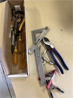 Screwdrivers, locking pliers, Clamps