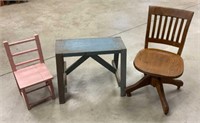 2 chairs & table