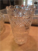 Cut glass vase-chip
