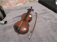 Violin form battery op music box w/ bow