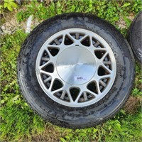 Michelin Tire On Buick Rim 225/60-R16 Good tread