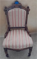 F - VINTAGE CHAIR (A16)