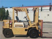 Komatsu FD40ZT-4 8,000 lb Forklift