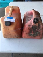 2-5 gallon gas containers