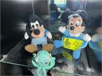 SHELF INCLUDING MINNIE MOUSE, GOOFY AND OTHERS