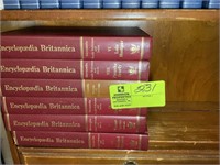 ENCYCLOPEDIA BRITANNICA COLLECTION WITH YEARBOOKS