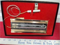 Vintage thermometer no shipping