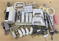 Large lot of Wii accessories, working condition