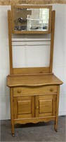 Vintage washstand with mirror, has dovetail