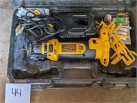Dewalt DC550 Cut Out Tool - Working but no battery