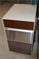 Automatic Ice Maker 3 ft Tall unknown condition