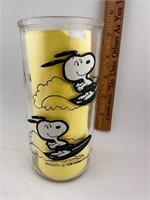 Vintage surfin Snoopy glass
