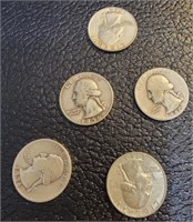 MIXED LOT OF SILVER QUARTERS