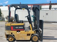 Daewoo GC255-2 5,000 lb Forklift