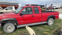 1998 Chevy K2500 extended cab short bed truck