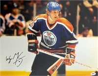 Oilers Wayne Gretzky Signed 11x14 with COA