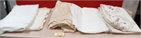 11 - LOT OF TABLE LINENS (G105)