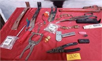 11 - LOT OF SMALL HAND TOOLS (I10)
