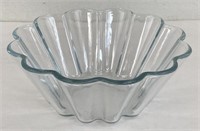 Vintage Pyrex blue tinted fluted bowl 8” x 3”,