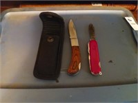 Cables club 10 year member knife and Switzerland