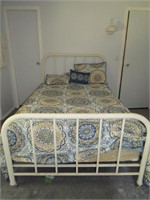 FULL SIZE VINTAGE METAL BED (PAINTED) W/ BEDDING