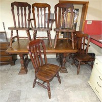 Solid Dinning Room Table w/ 6 Chairs