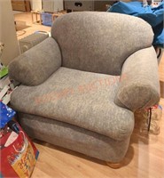 JCPENNEY wide seat chair