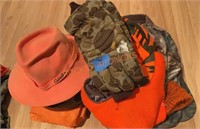 Miscellaneous hunting gear, gloves, hats,
