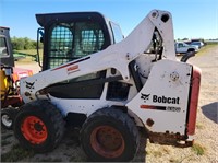 Bobcat S570 skid loader