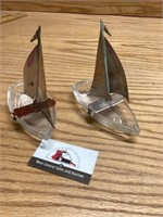 Sailboat ashtrays with sails