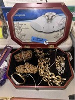 Musical Jewelry Box with Ciro & More