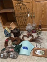 Decorations, wreathes, oil lamps, bird houses