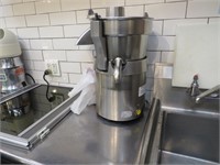 STAINLESS STEEL COMMERCIAL HIGH SPEED JUICER