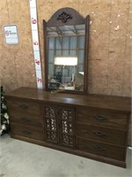 Large 9 drawer dresser with mirror