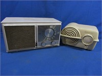 Vintage Zenith AM/FM Radio & Crosley AM Radio