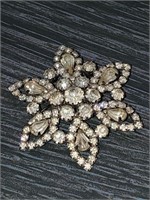 RARE SIGNED WEISS EXCEPTIONAL HIGH-QUALITY BROOCH