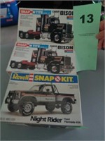 Revell Monogram snap-kit Night Rider ford, two