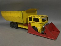 Roberts Toy Dump Truck