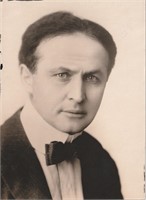 Houdini, Harry. Bust portrait of Houdini