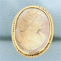 Vintage Cameo Ring in 14k Yellow Gold