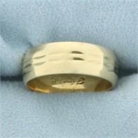 Diamond Cut Beveled Band Ring in 14k Yellow Gold