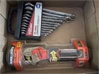 11 piece combination wrench set and adjustable