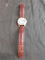 Ladies Quartz watch with leather band